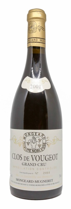 CLOS DE VOUGEOT GC - MONGEARD MUGNERET 2001 Clos de Vougeot es un vino armonioso, redondo, con cuerpo, carnoso, con cuerpo, picante y elegante, con un color rojo rubí oscuro intenso. Tiene un bouquet de excepcional intensidad aromática donde se mezclan aromas concentrados de ricos frutos rojos y negros (cerezas, moras, grosellas), vainilla y especias, sotobosque, violeta y, con la edad, se mezclan. , piel. En boca, este vino amplio y carnoso presenta un buen equilibrio entre finos taninos, dulzura y discreta acidez; su persistencia aromática es muy prolongada.